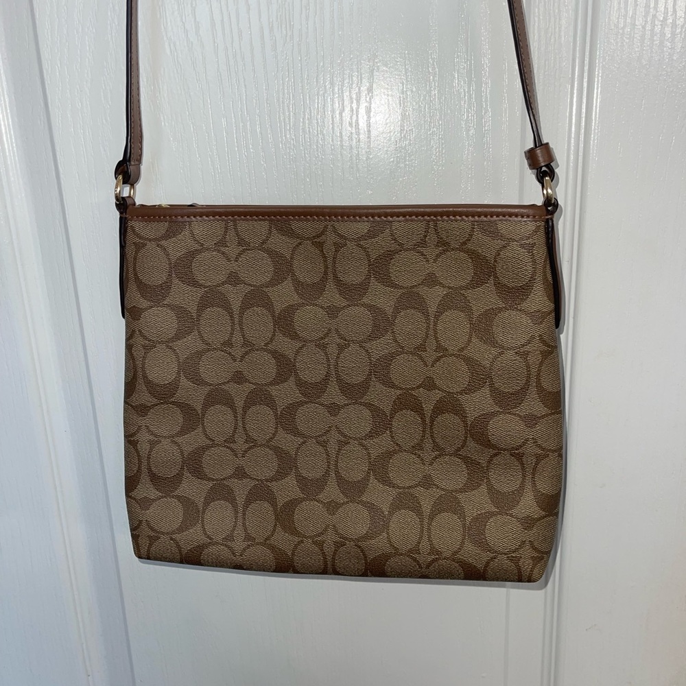 Coach crossbody purse - Picture 5 of 10